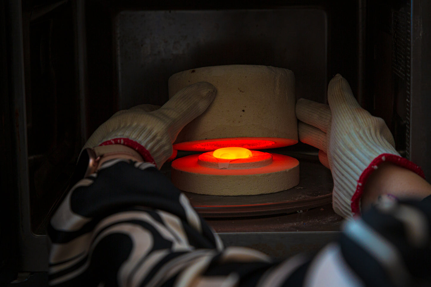 Heavy silver plated bangle with handmade 8mm glass cabochon (crackle finish)