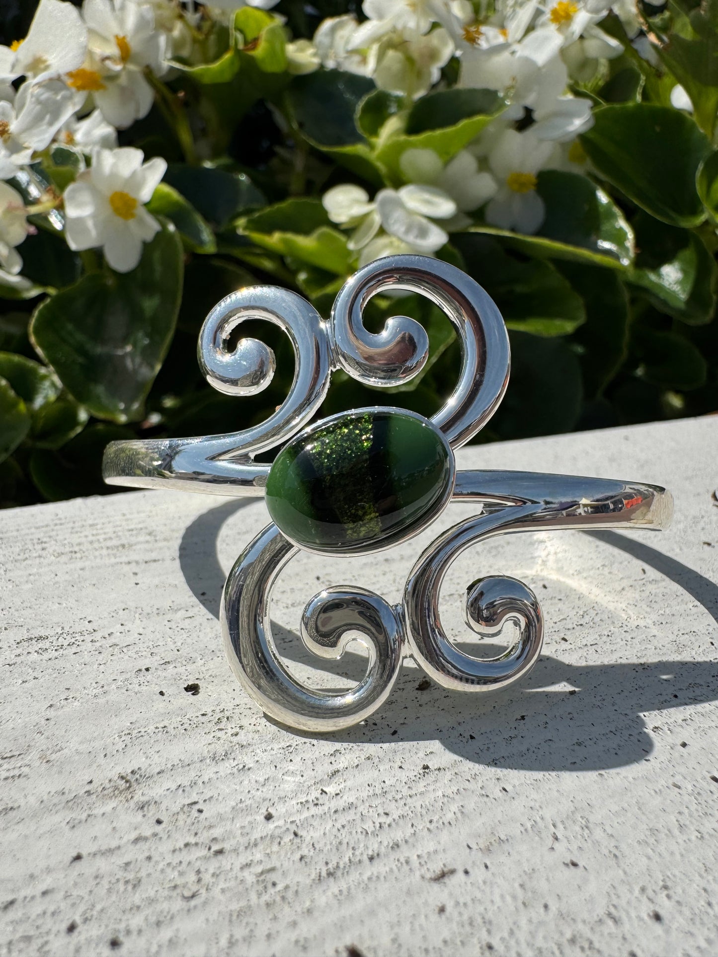 Scroll Comfort bangle with glass oval cabochon