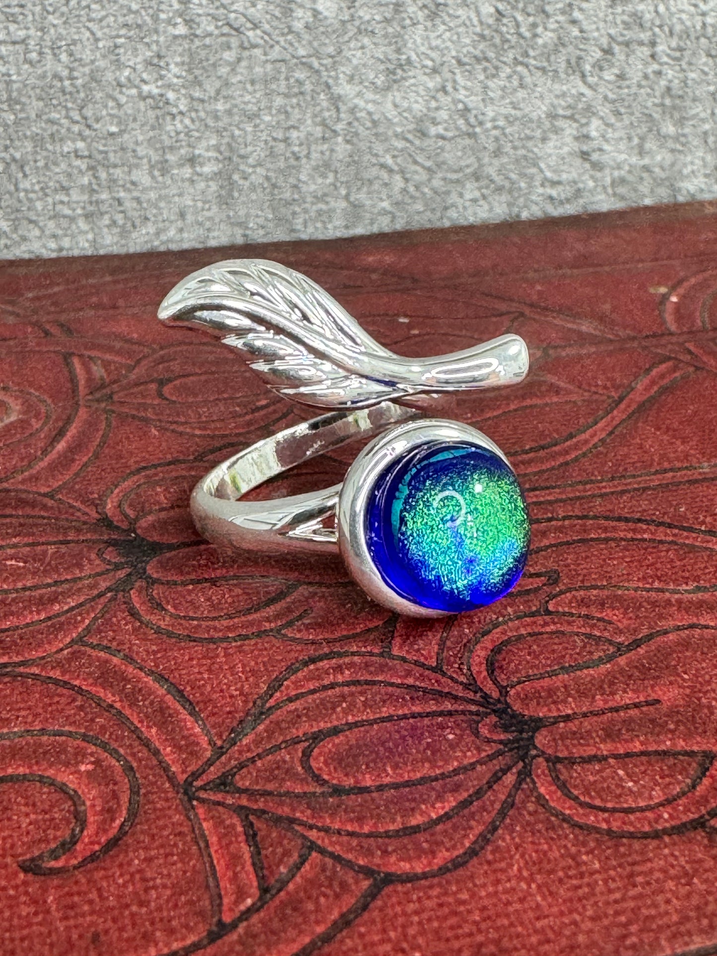 Silver plated adjustable leaf ring blue Green glass