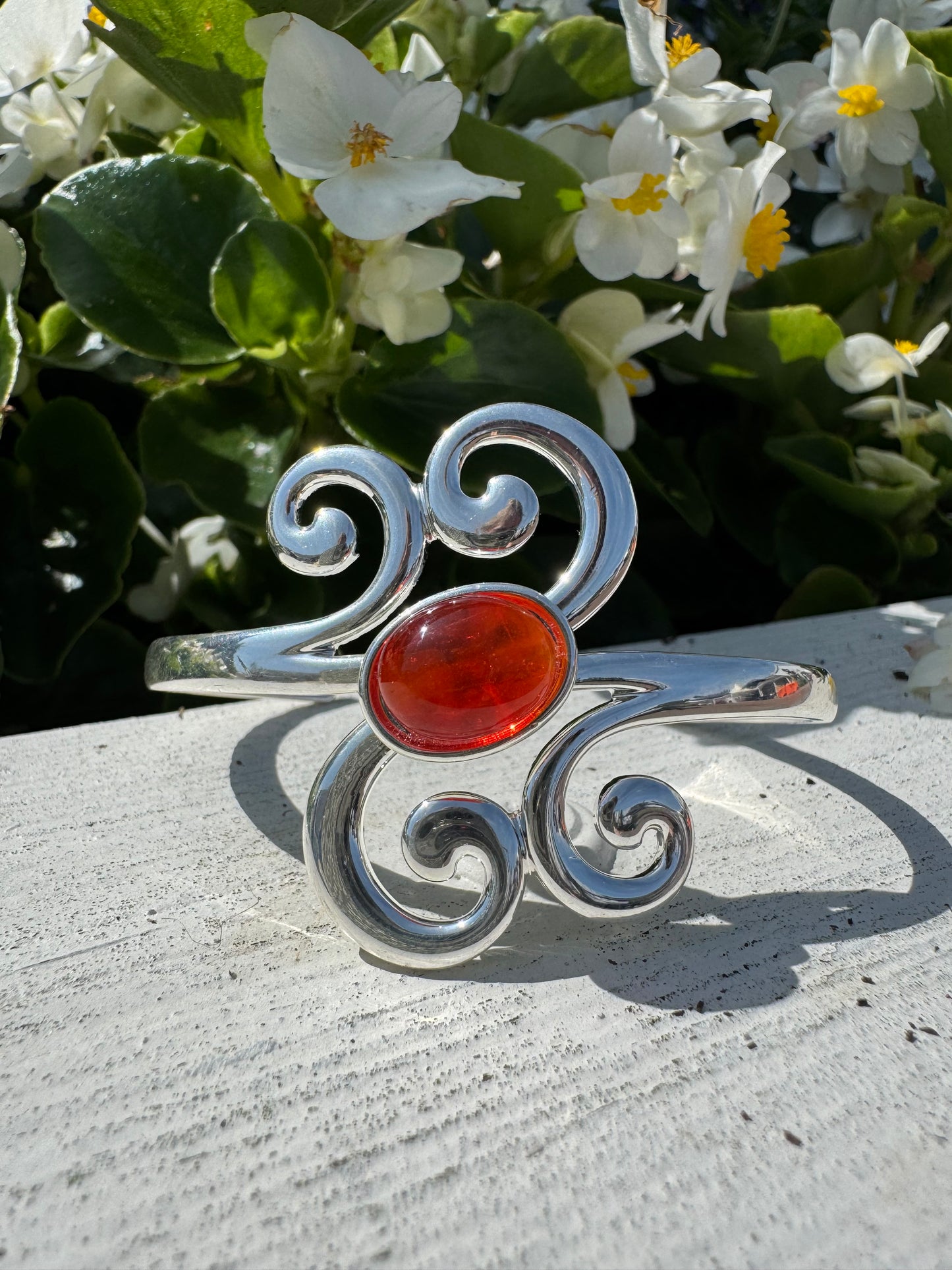 Scroll Comfort bangle with glass oval cabochon