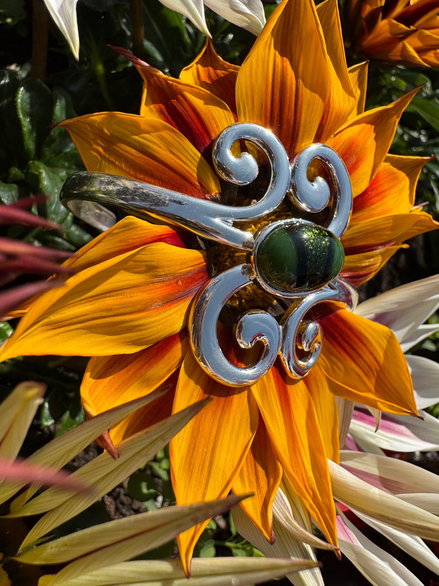Scroll Comfort bangle with glass oval cabochon