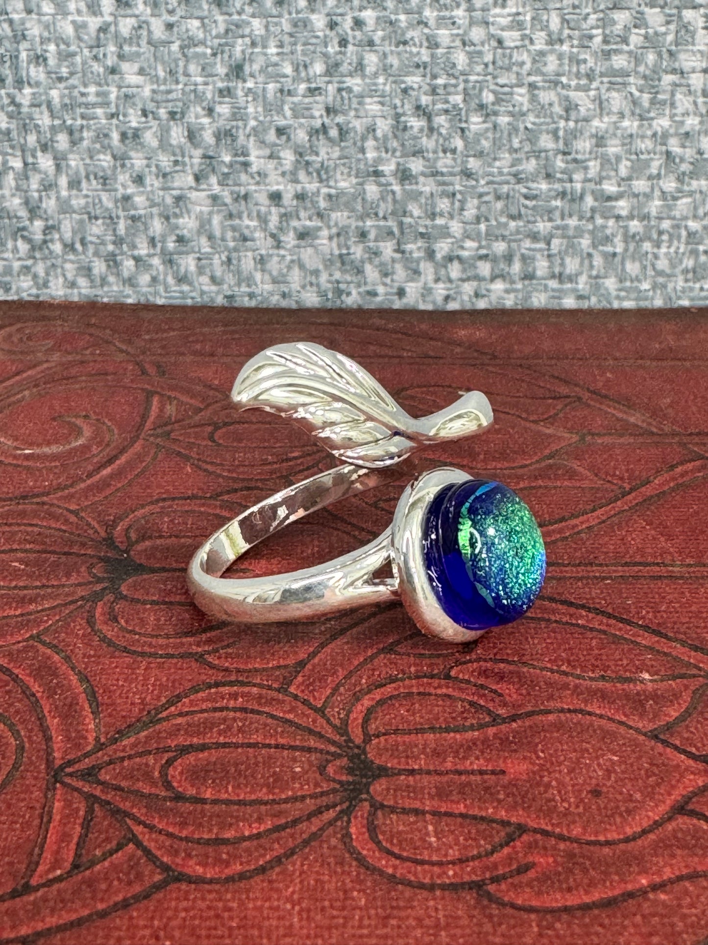 Silver plated adjustable leaf ring blue Green glass