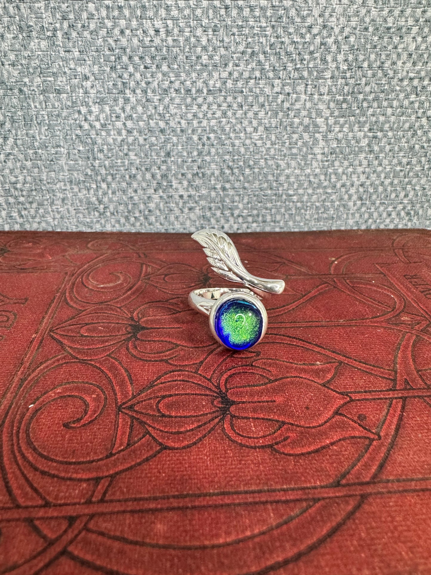 Silver plated adjustable leaf ring blue Green glass