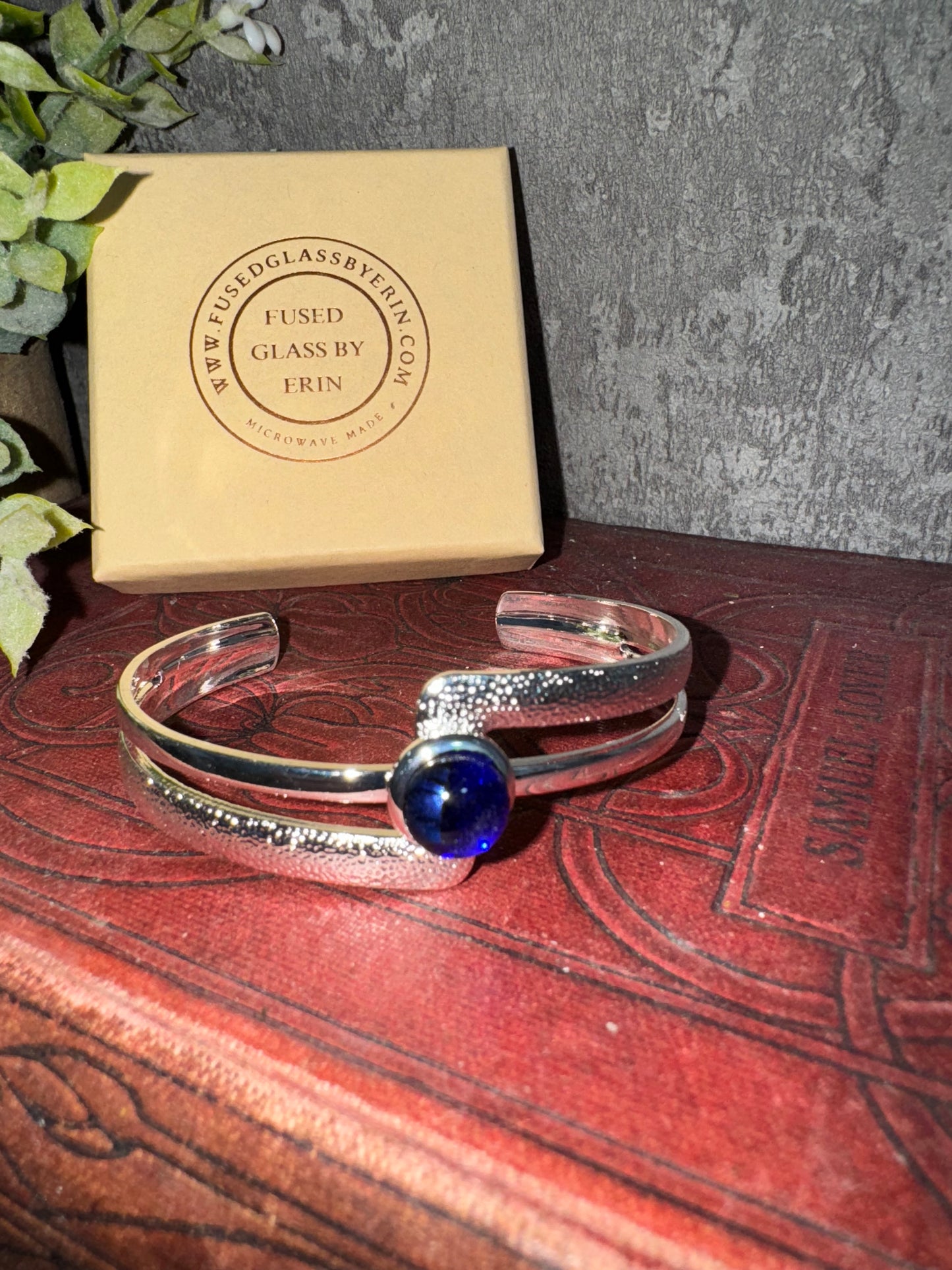 Heavy silver plated bangle with handmade 8mm glass cabochon (crackle finish)